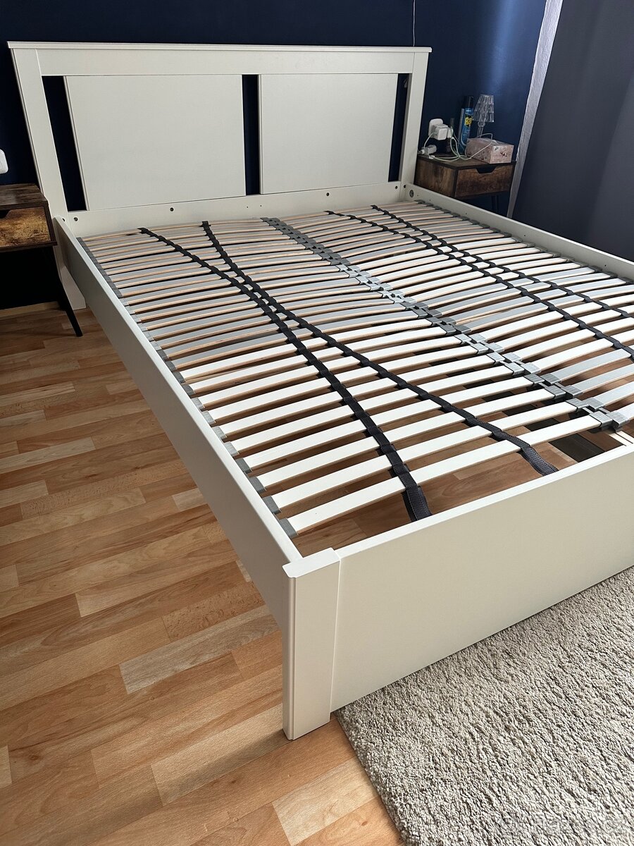 Postel IKEA s úložným prostorem