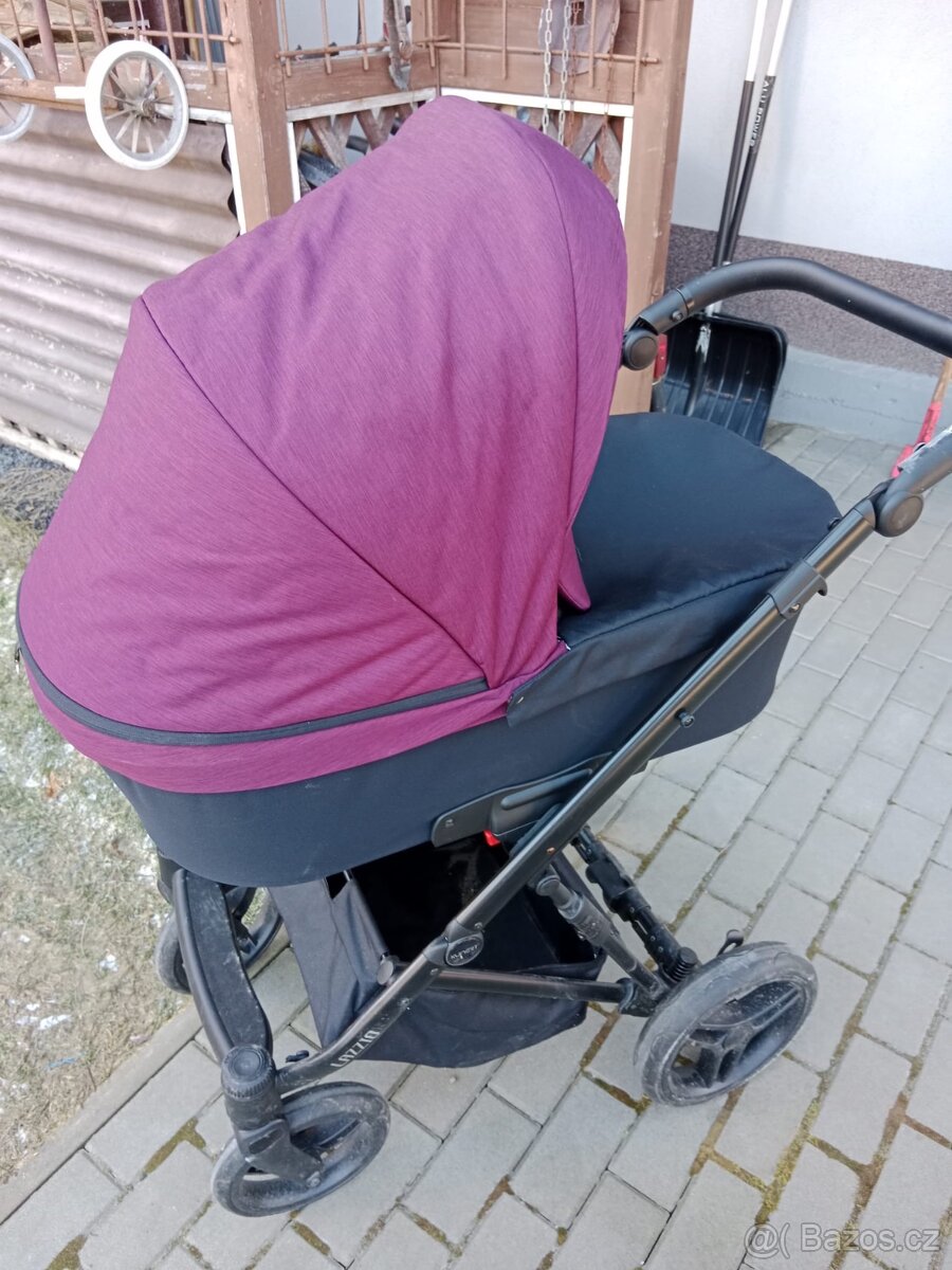 Hluboký kočárek Kunert Lazzio