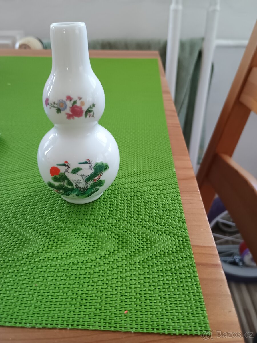 Malá váza plameňáci nejspíš Asie