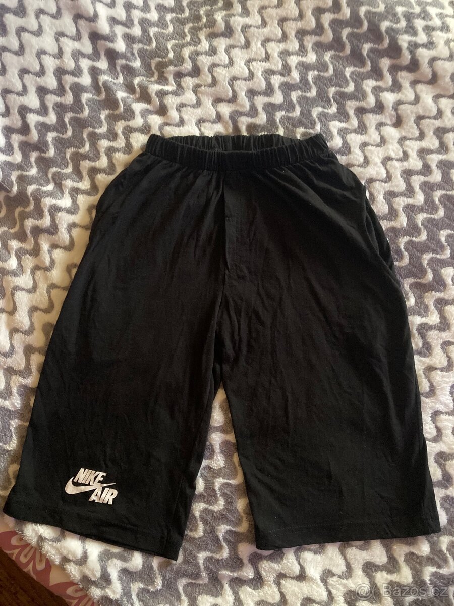 Kraťasy Nike, vel. 14