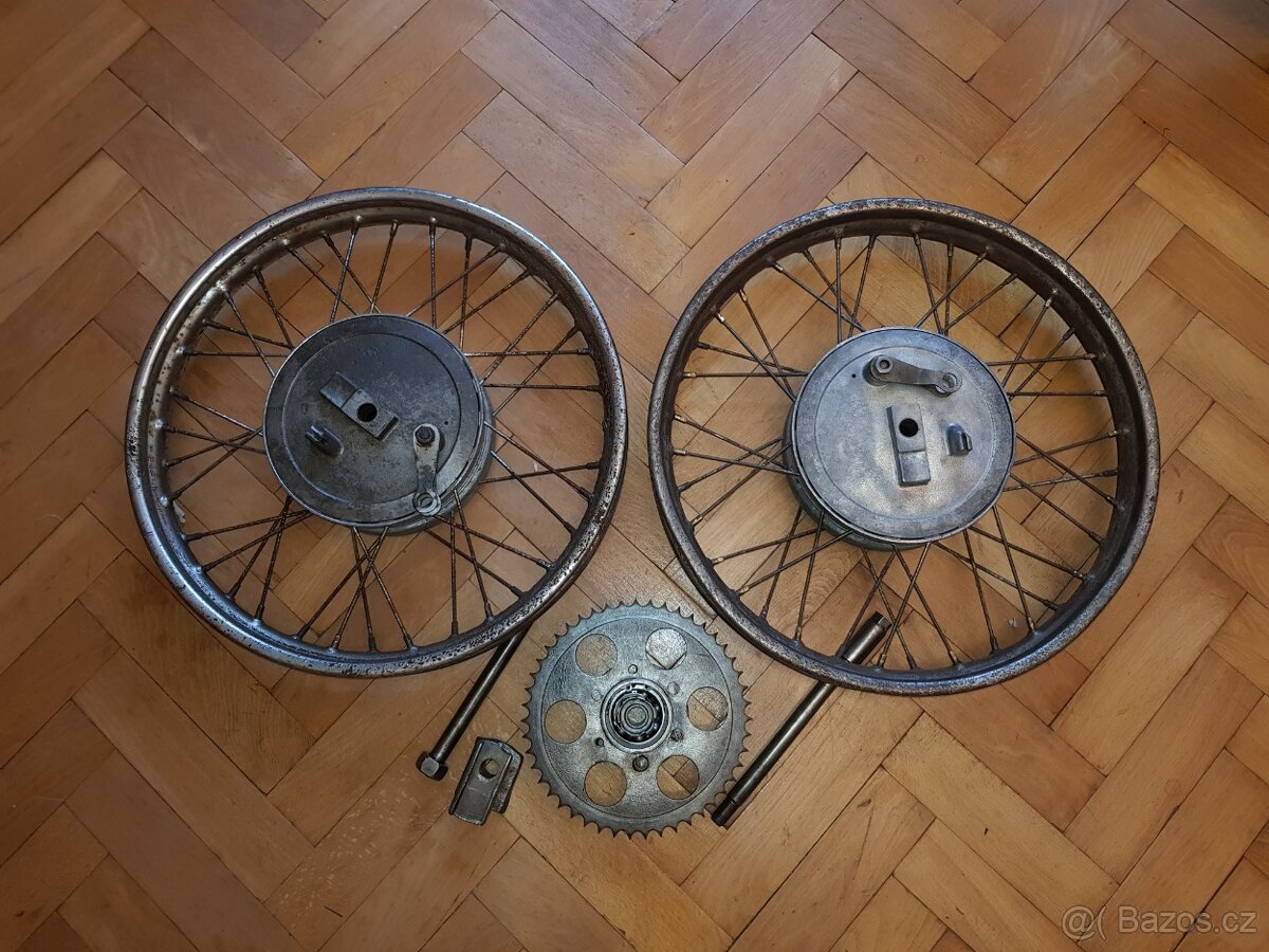 Kola Jawa ČZ 175/356 kývačka