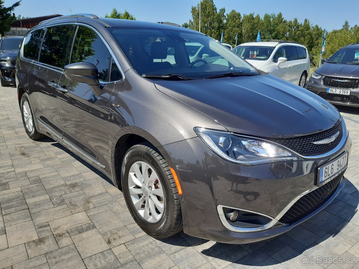 Chrysler Pacifica 3,6L,adapt.temp, 360 kamery,DVD,Android