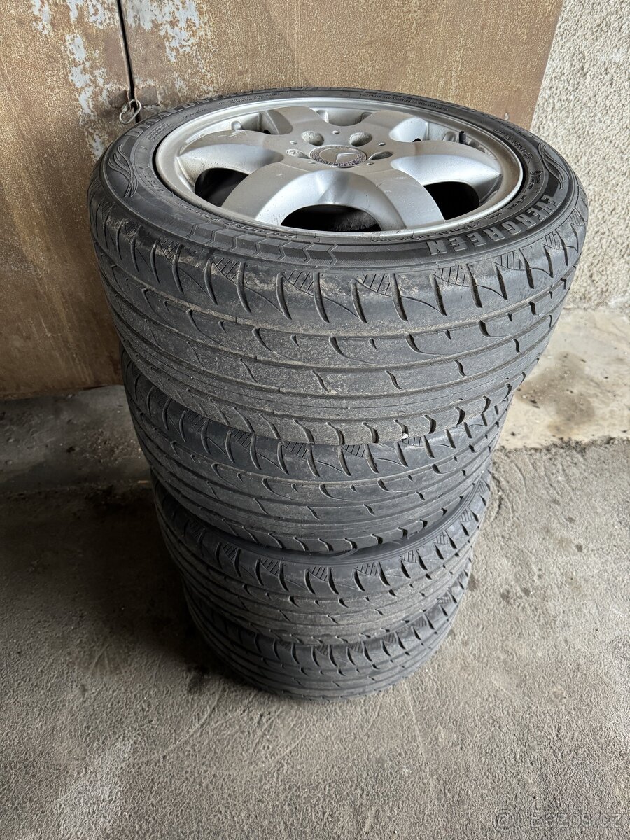 Mercedes Benz kola