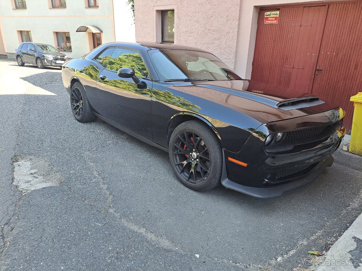 Dodge challenger - koupím
