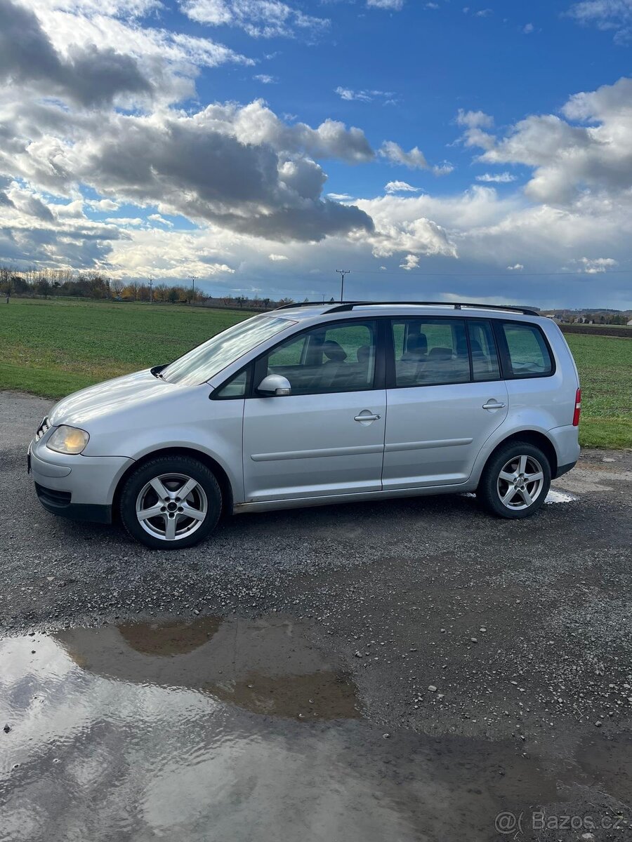 VW TOURAN r.v.2003 2.0Tdi 100Kw najeto 330 000