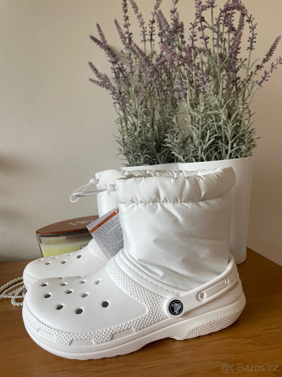 Bílé zimní kožíškové sněhule original Crocs, vel. 39