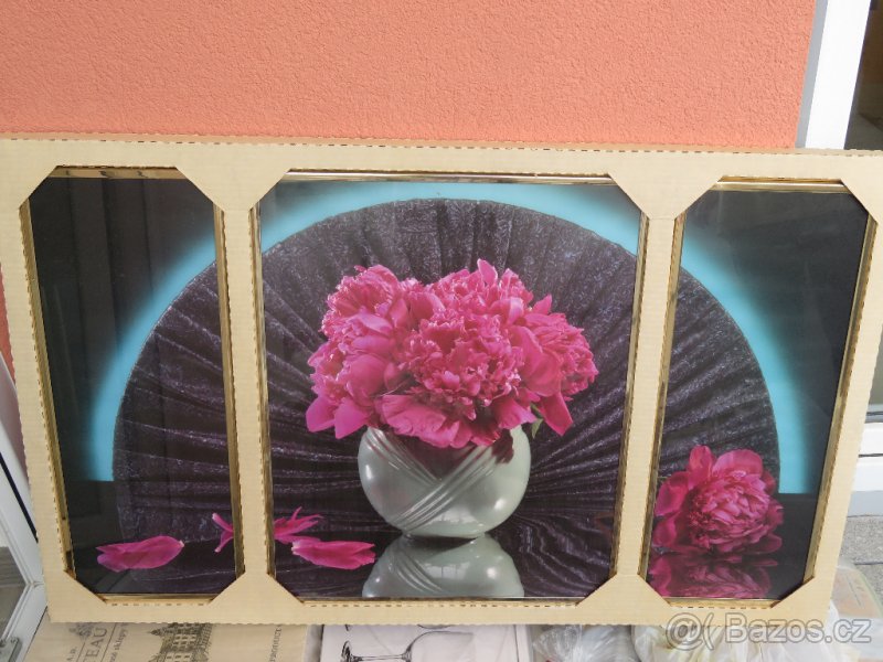 3 obrázky ve zlatých rámečcích (odběr Brno), nové