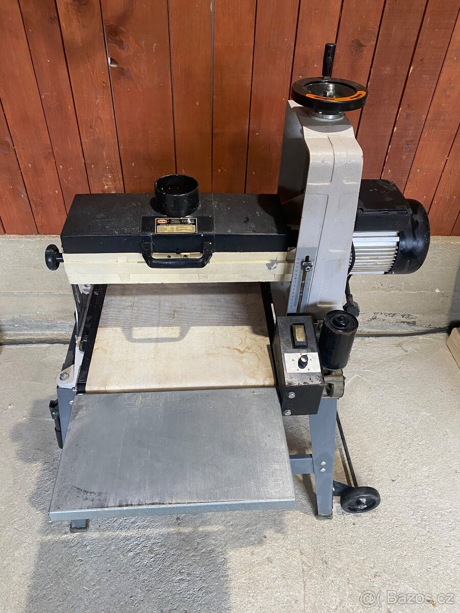 2x Radiální válcová bruska s úpravami do sériové výroby.