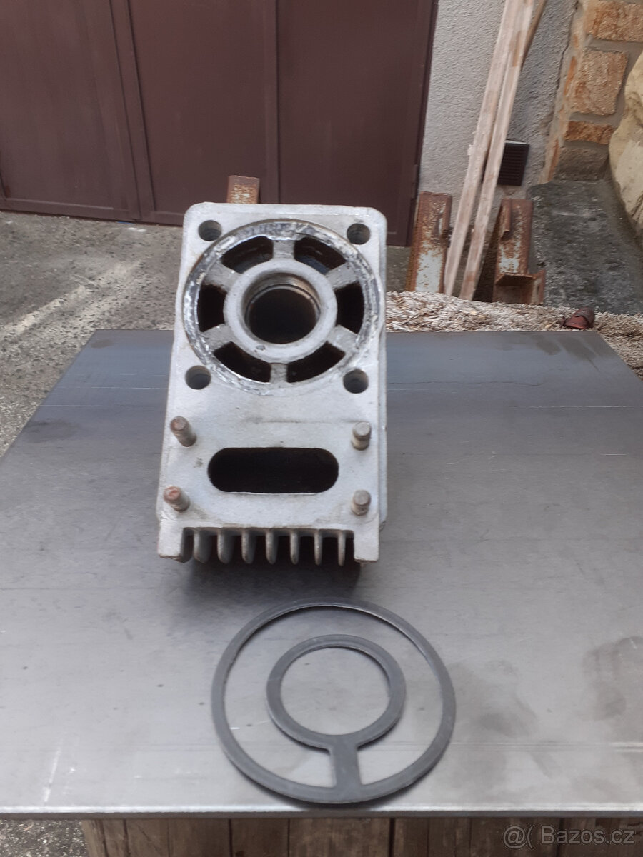 Hlava válců orlík 1Jsk 75 jednopístový