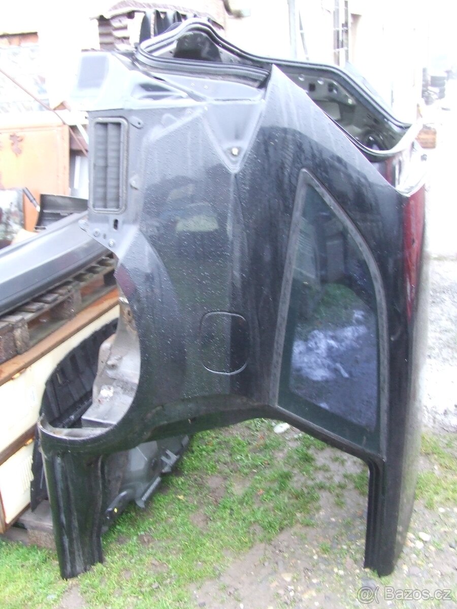 Prodám výřezové části na opravy Fordů