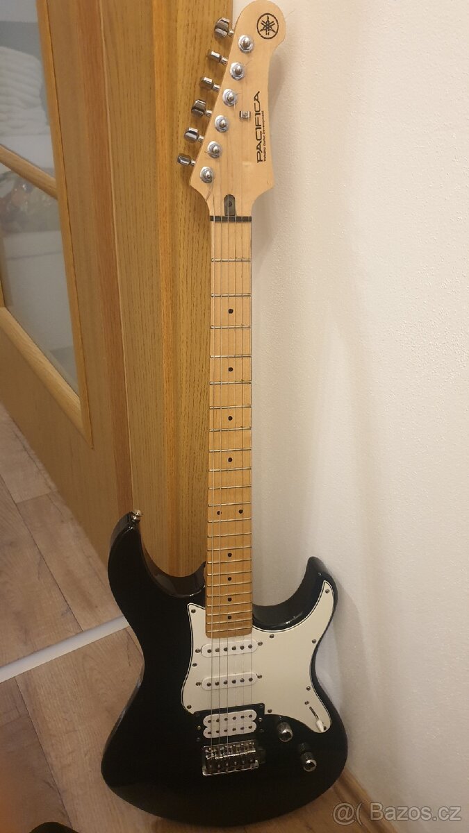 Elektricka kytara plus efekt