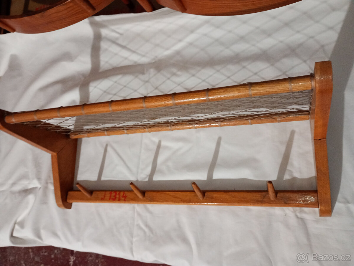 ULUV 1960 Věšák a stojánek na noviny