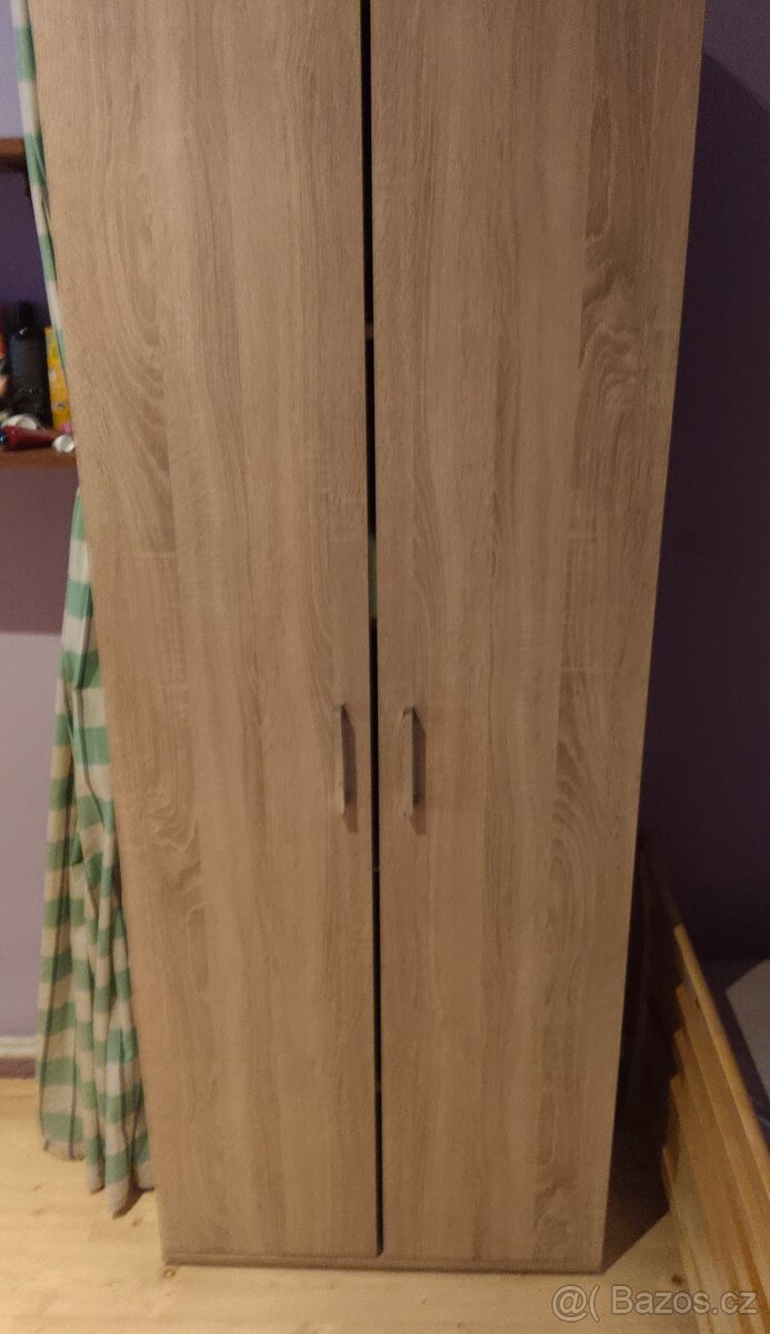 Šatní skříň