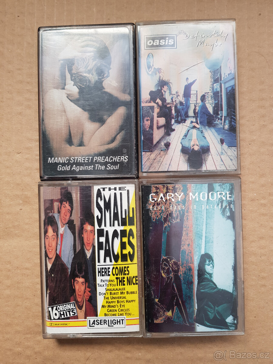 Mix originálních kazet.