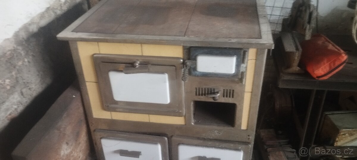 Kuchyňské kachlové kamna