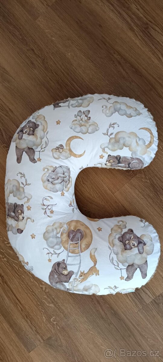 Polštář na kojení