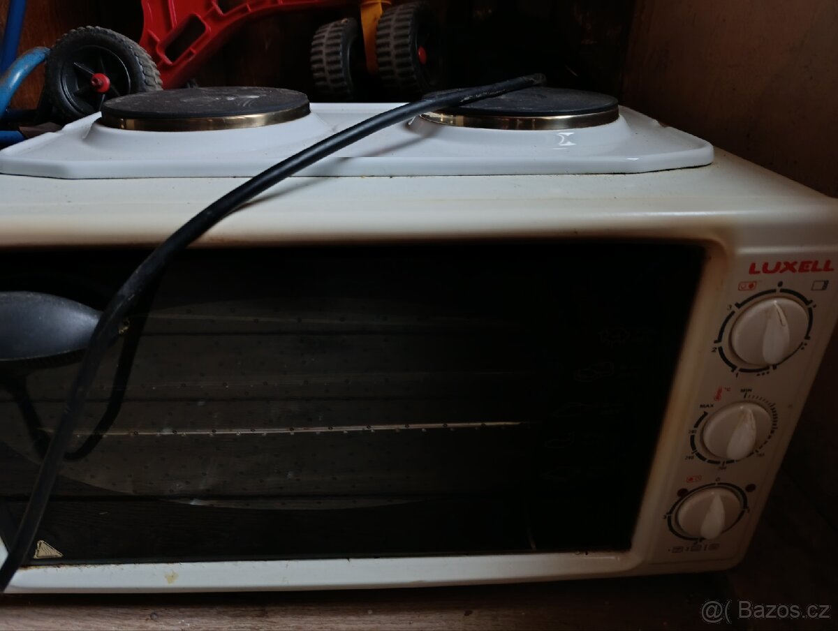 Elektrická trouba s plotýnky