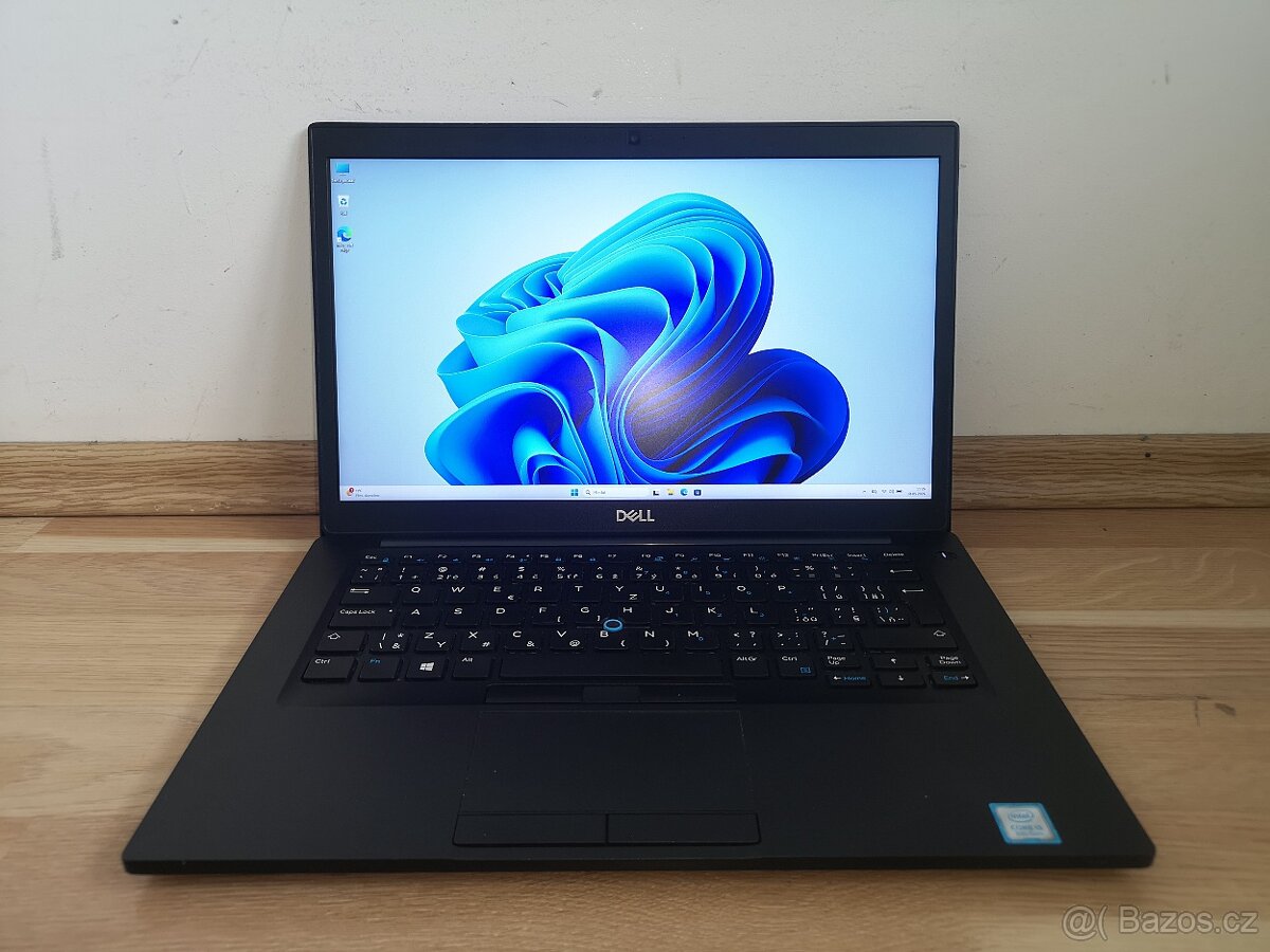 Čtyřjádrový notebook Dell Latitude 7490