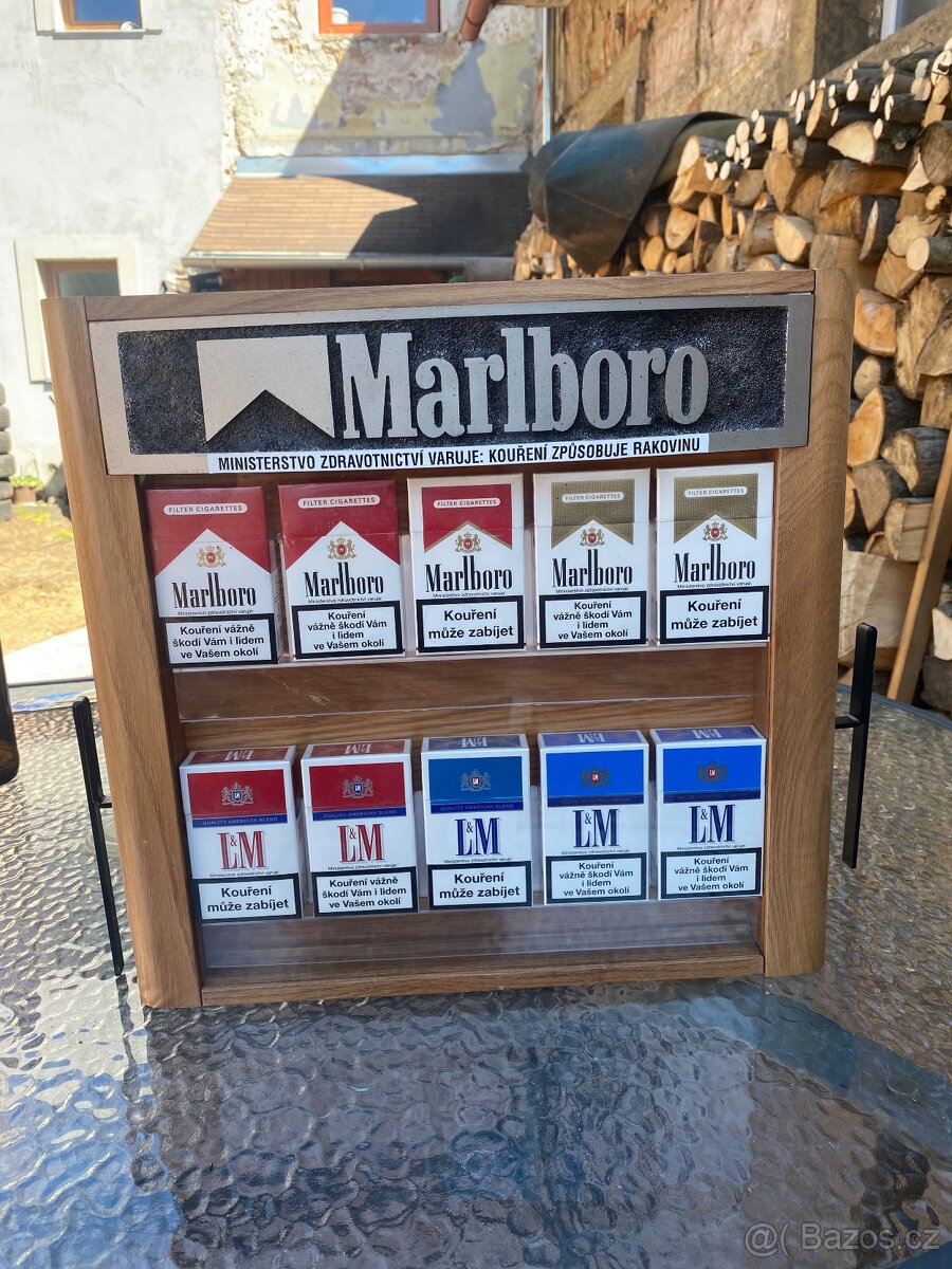 Staré reklamní cigarety Malboro