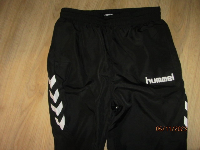 Sportovní kalhoty HUMMEL vel. 152