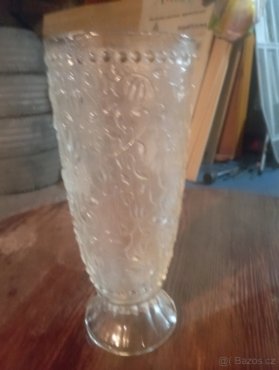 Daruji retro vázy