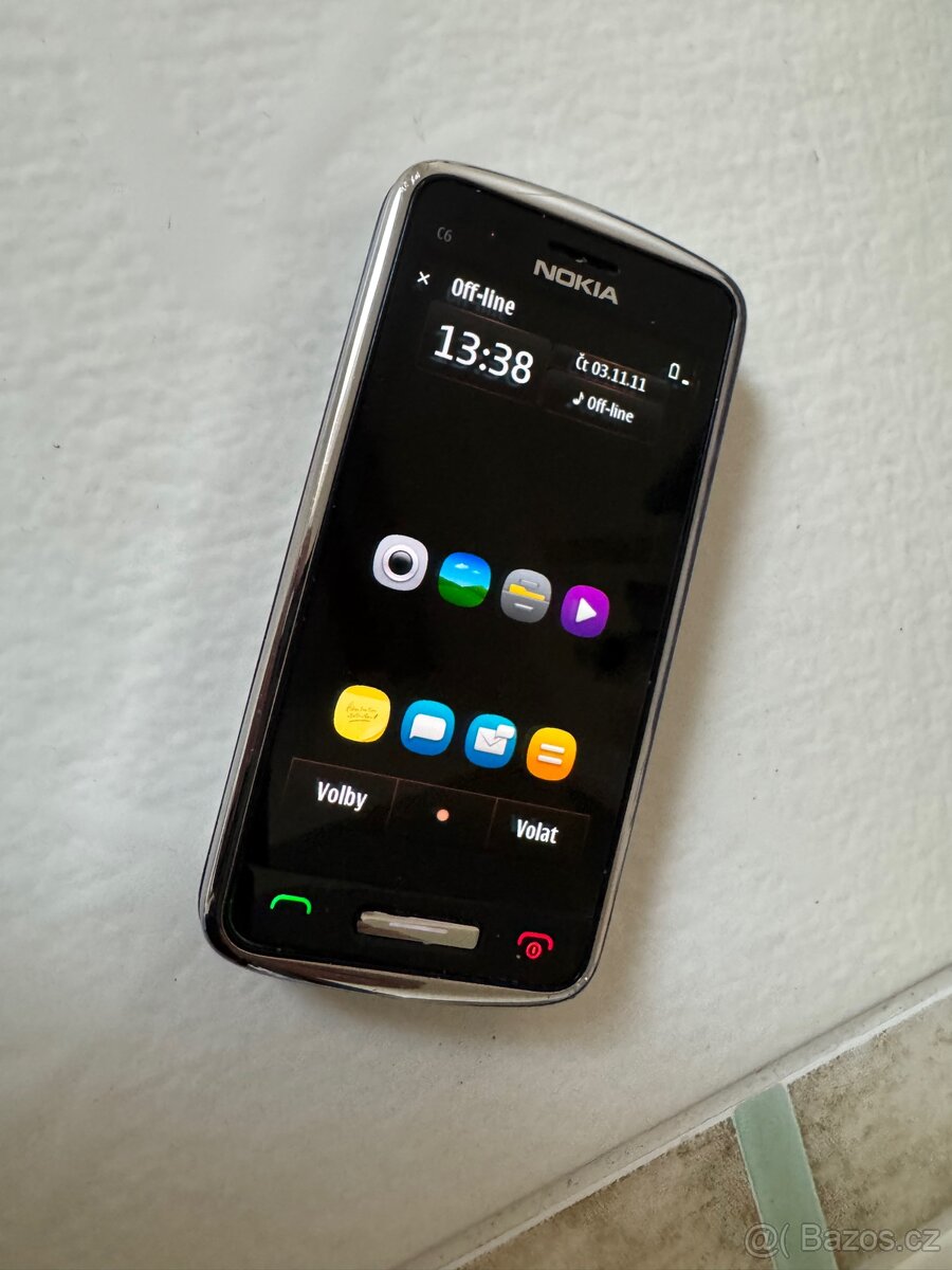 Nokia c6-01 top stav