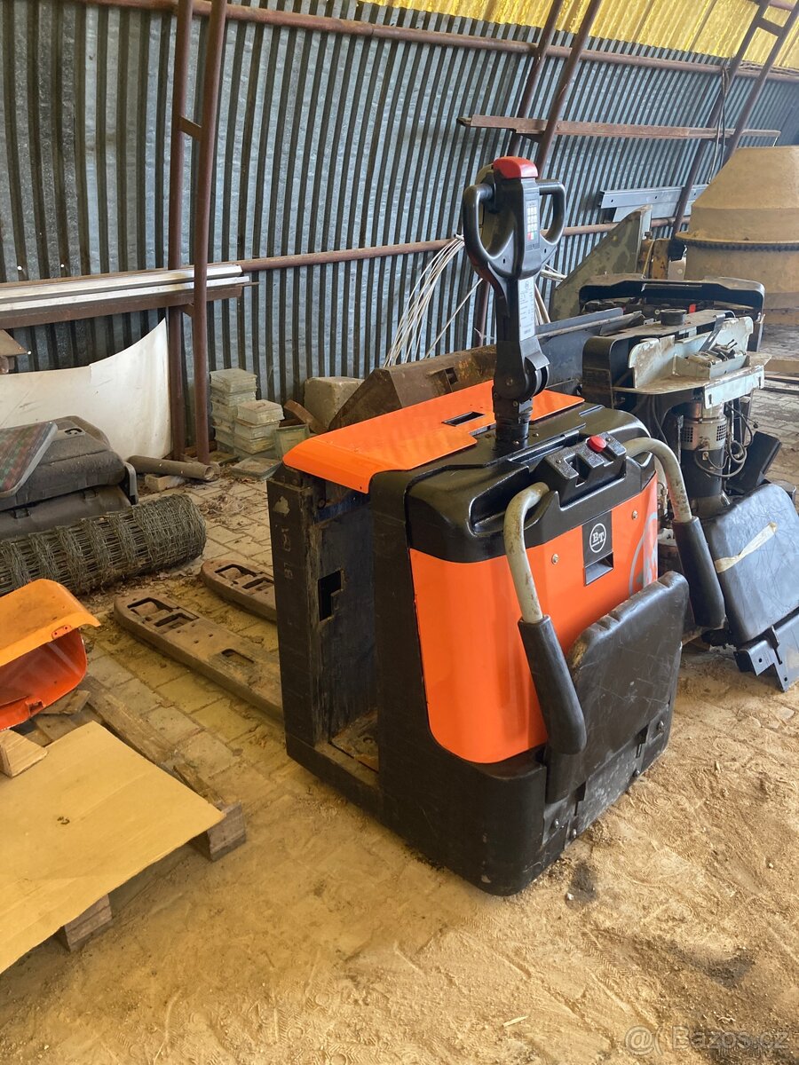 LPE 240 BT Toyota Paleťák