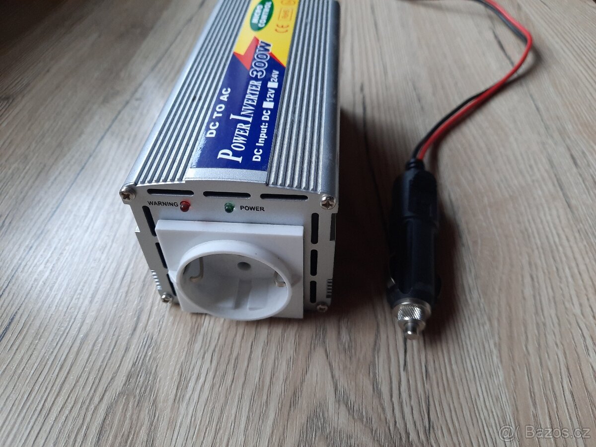 Měnič 12/24V-230v 300W