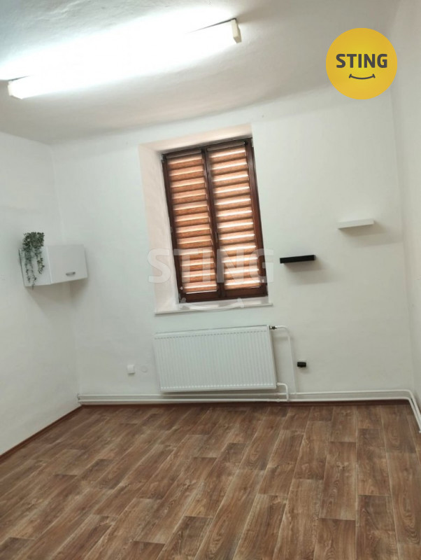 Pronájem komerčních prostor Litovel náměstí (17m2), 121172