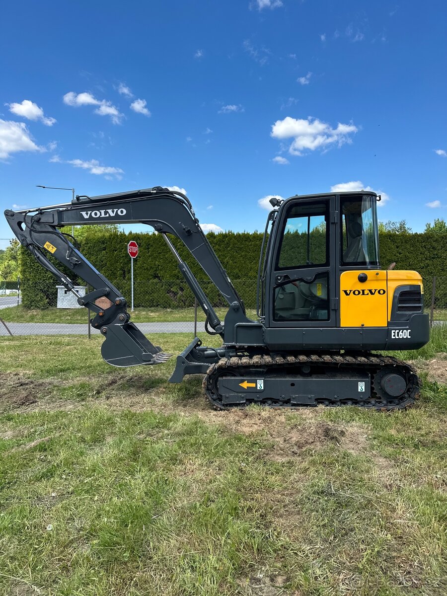 Pásový bagr Volvo EC60C – rok 2012