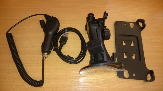 Sada držák+autonabíječka+datový kabel Sony Xperia