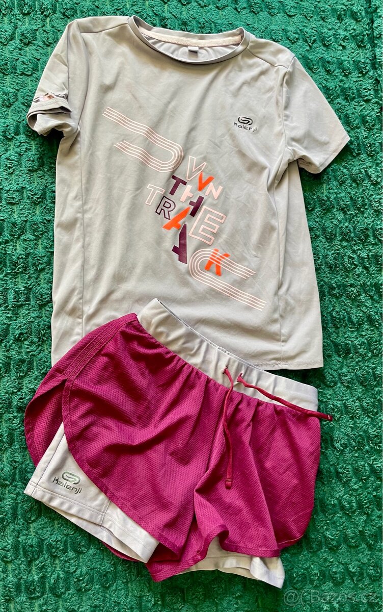 Dívčí sportovní set Decathlon vel. 10 let top stav