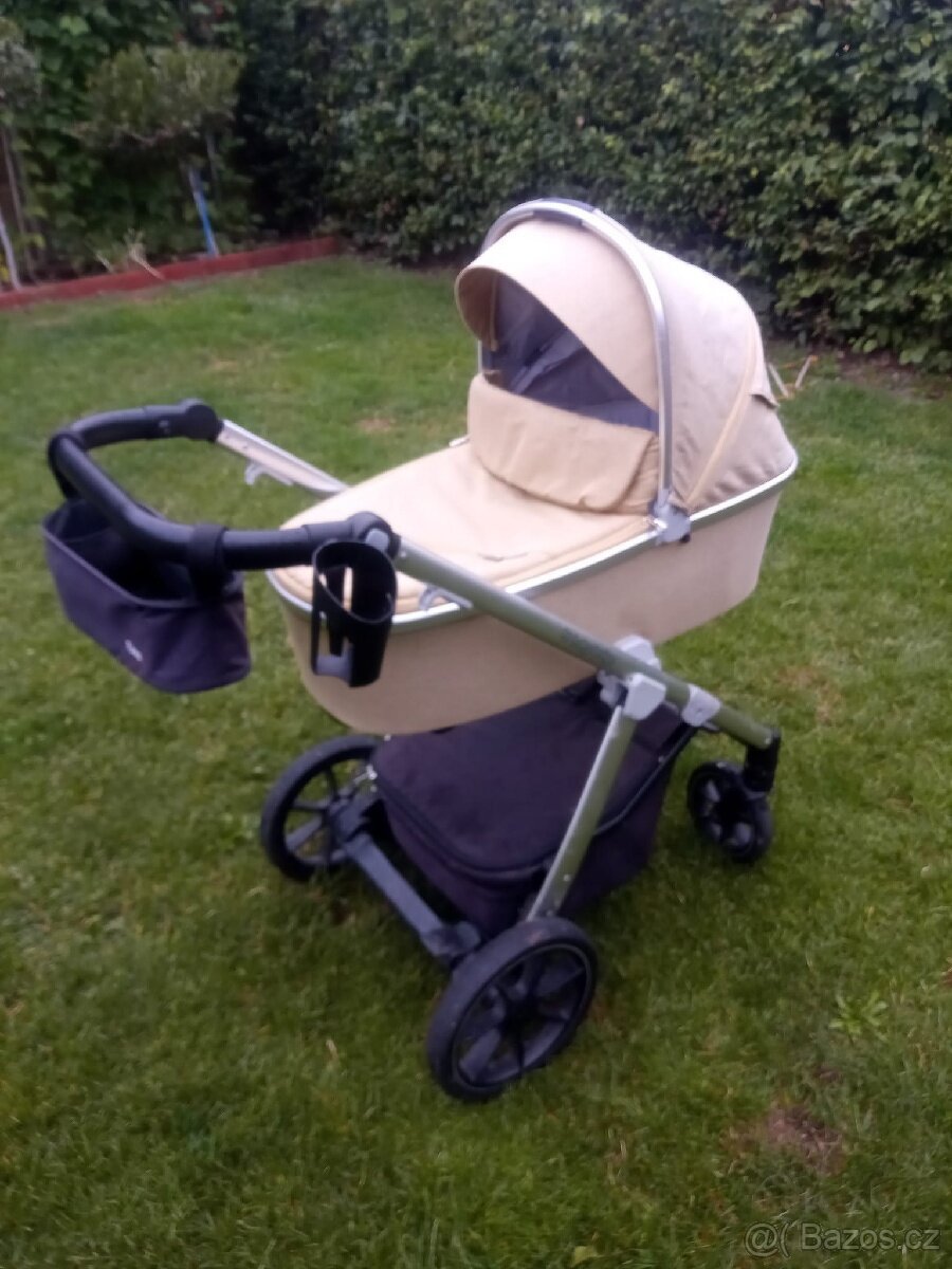 Kočárek Baby design Bueno + autosedačka Maxi Cosi