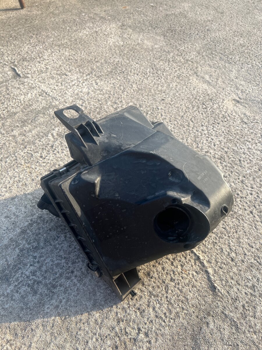 Filtr box Škoda Superb 1