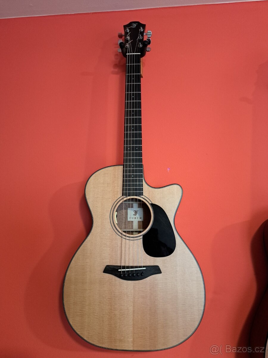 Kytara Furch Green OMc-SM