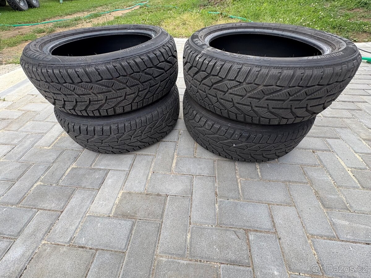 Zimní pneumatiky 215/55 R17