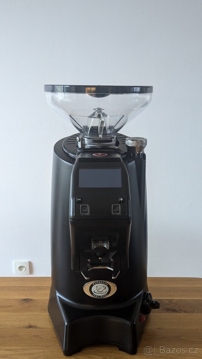 Mlýnek na kávu Eureka ZENITH 65E
