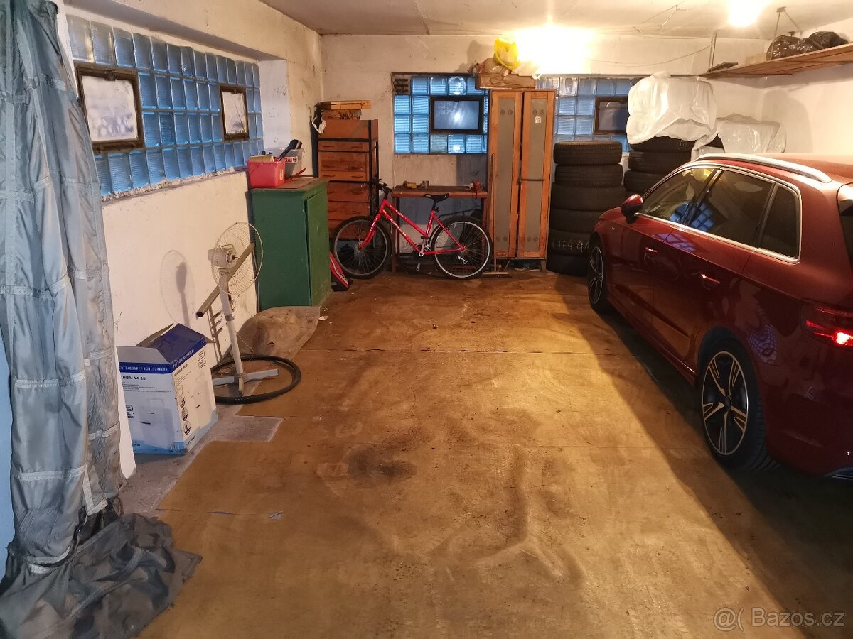 Uzavřený garážový objekt, Jana Zajíce 655, Pardubice