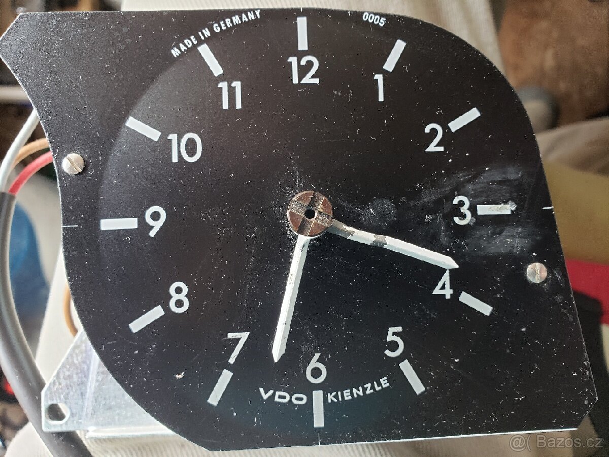 Vintage auto 12 voltové elektrické hodiny