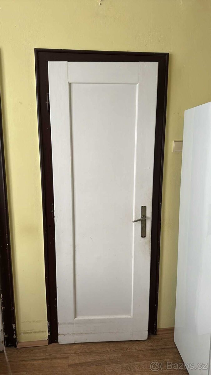 Masivní dřevěné dveře