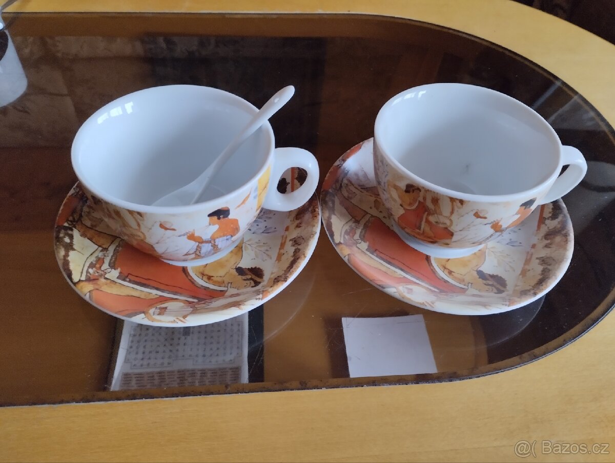 Hrnečky se řeckými motivy