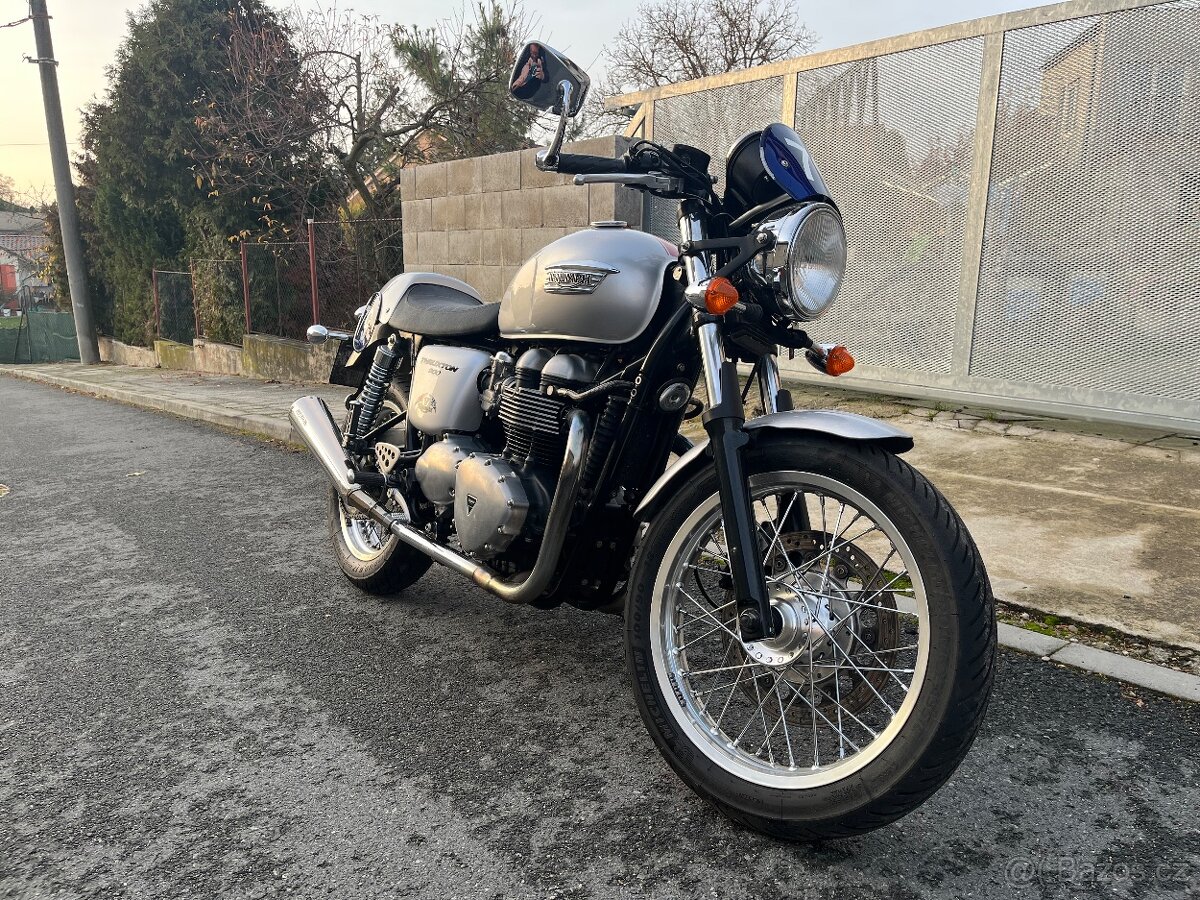 Triumph Thruxton 900