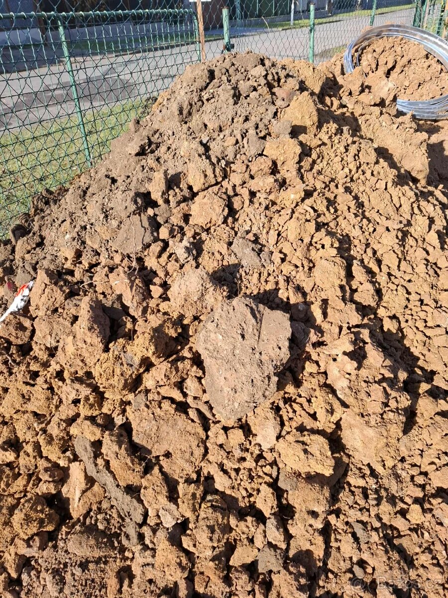 jílovito-písčitá hlína