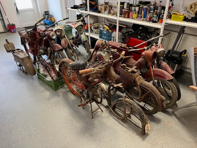 Jawa 550, Jawa 555, Pionýr, Moto Guzzi Cardelino