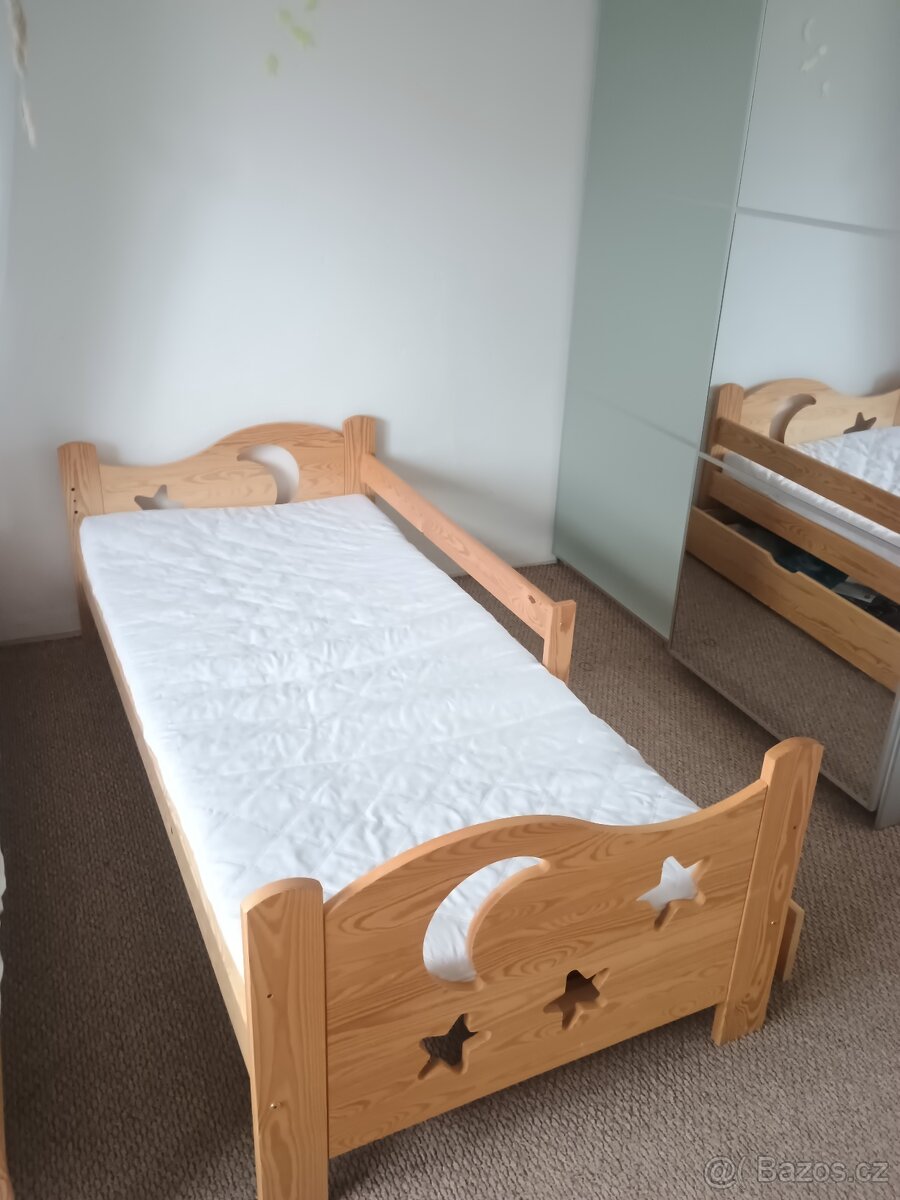 Dvě dřevěné dětské postele 80x180 cm