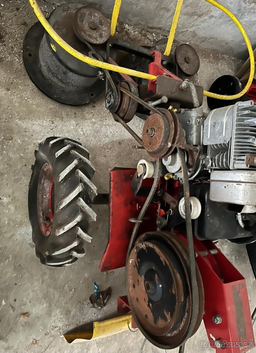 Prodám multifunkční kultivátor a dvoububnové žací ústrojí