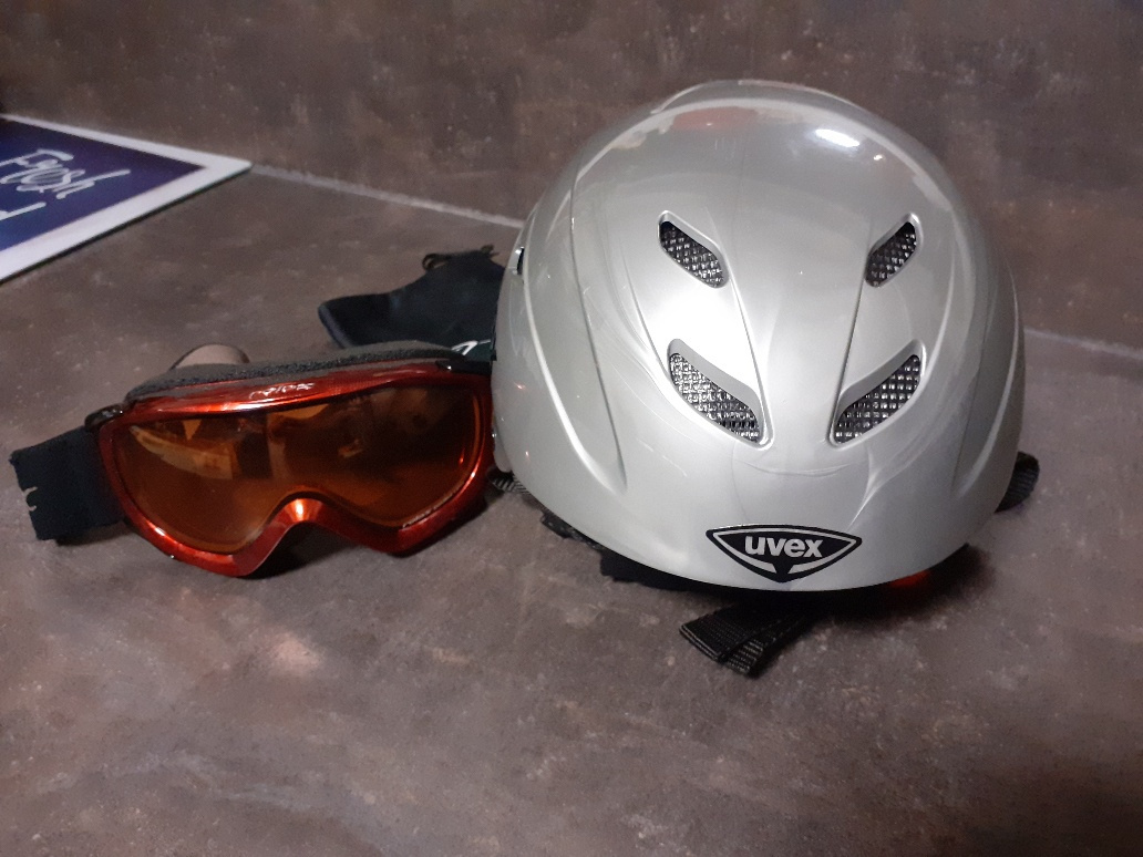 Juniorská lyžařská helma Uvex XXS-S + brýle Relax