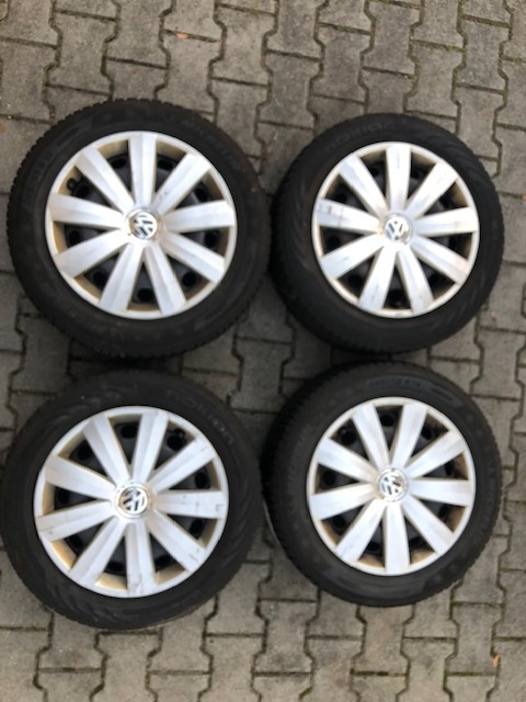 VW Passat 4ks obutých zimních pneu