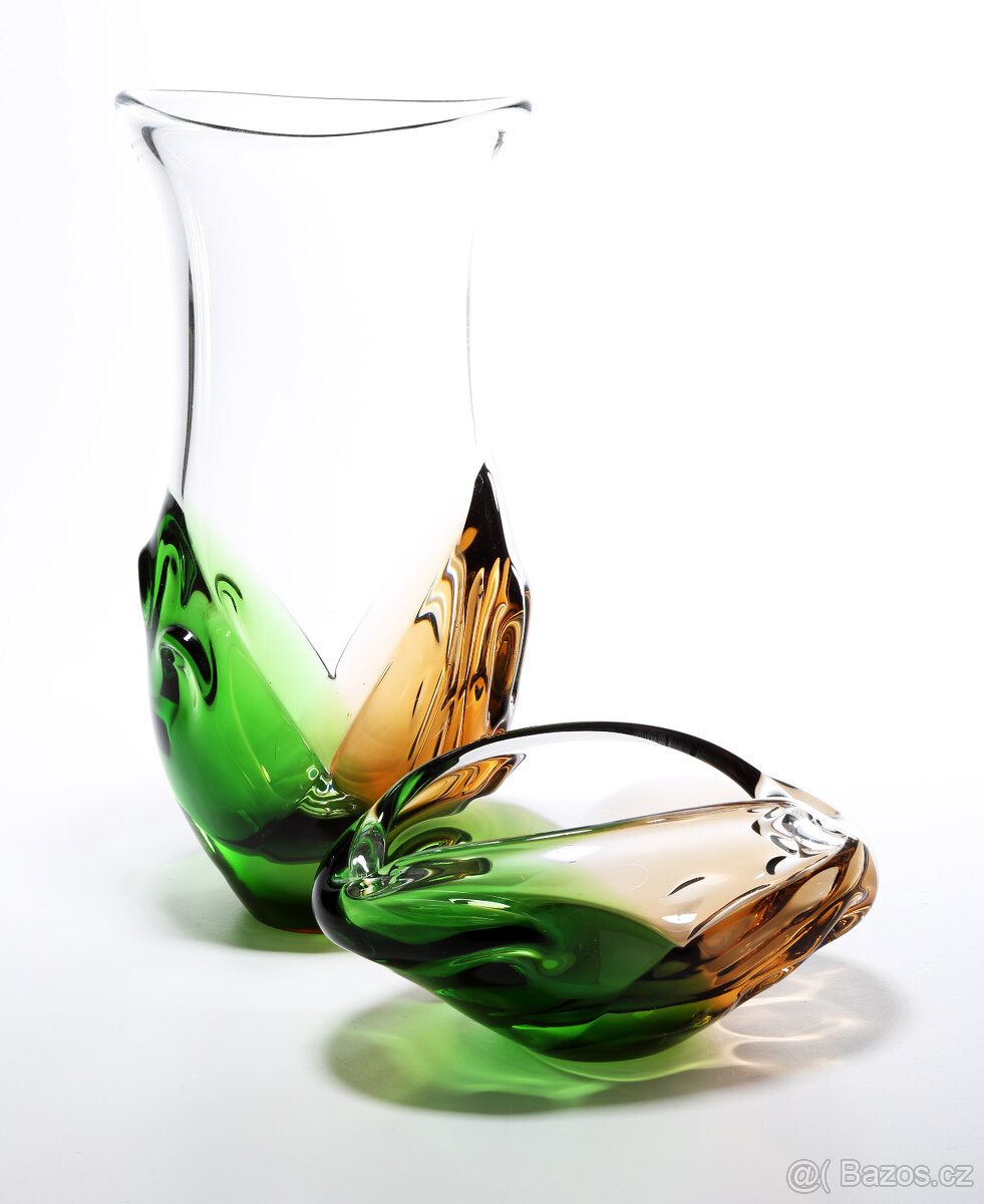 Hutní sklo, váza a popelník, autor Ladislav Paleček
