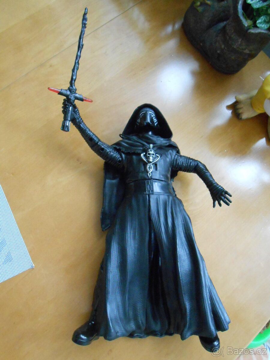 Válečník KYLO REN - STAR WARS - DISNEY 36cm - mluví aglicky